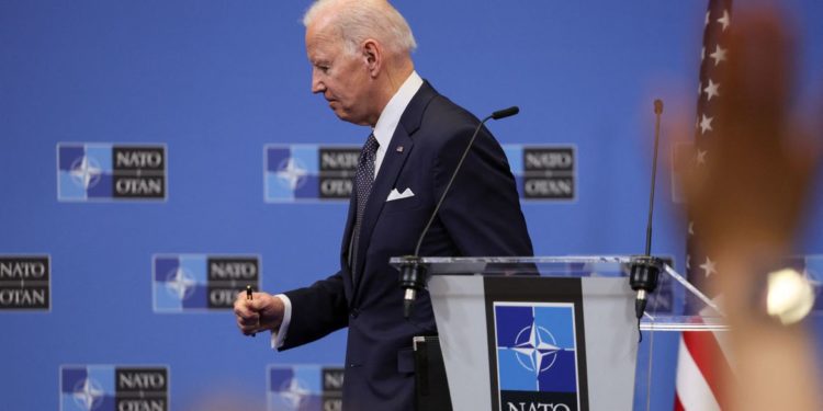 Presidente norte-americano diz que Rússia deveria sair do G20