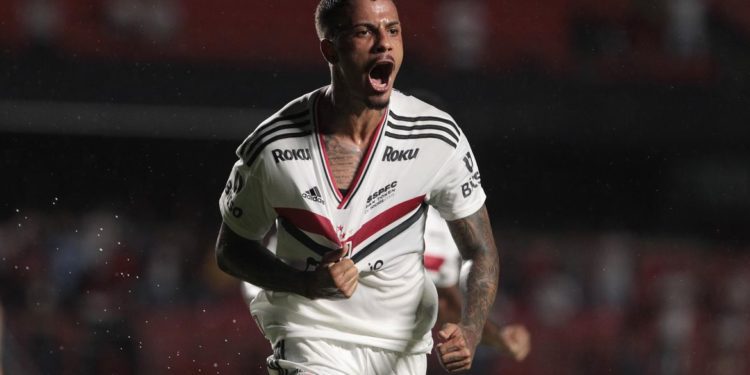 São Paulo vence Manaus e avança na Copa do Brasil
