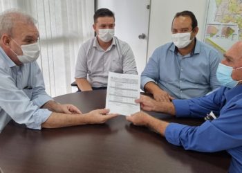 Prefeito, Vice-Prefeito e Secretário de Saúde, se deslocam até a capital em busca de melhorias para a Saúde de nossa cidade