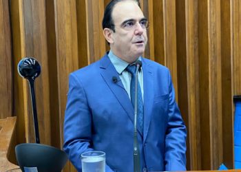 Felipe apresenta projeto que prevê desconto nas faturas de serviços públicos essenciais no Estado