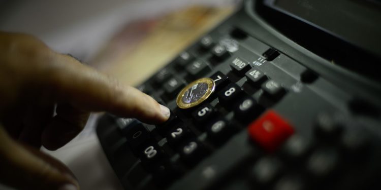 Mercado aumenta pela 11ª vez projeção para a inflação neste ano