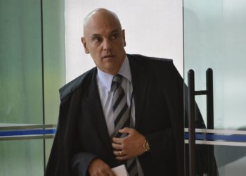 Ministro do STF manda deputado à PF para colocar tornozeleira