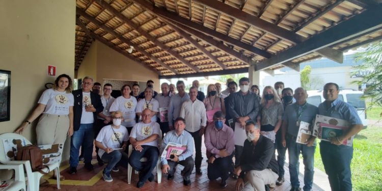 Na última semana o Prefeito Manoel Nery esteve em Coxim participando de reunião no Cointa