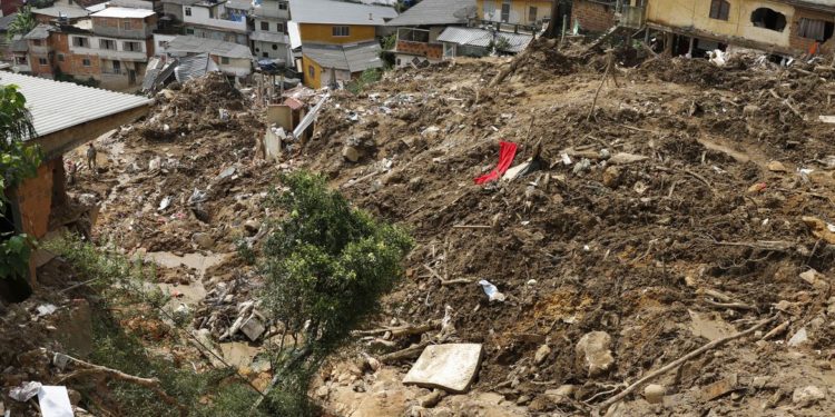 Presidente prorroga convênios e contratos de repasse com Petrópolis