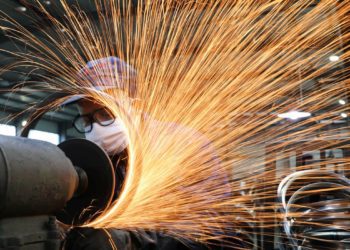 Confiança da indústria cai em 22 dos 29 setores, diz CNI