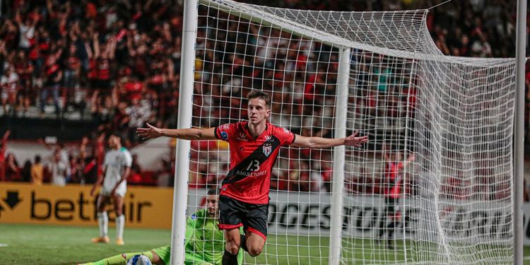 Atlético-GO começa Sul-Americana com goleada sobre LDU