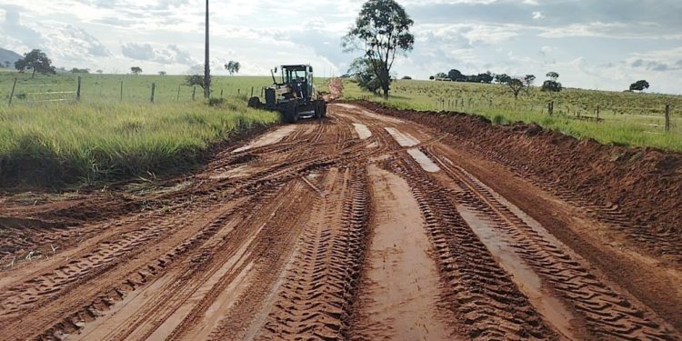 Na área rural também tem trabalho sendo desenvolvido pela Administração Municipal.