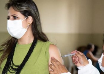 SÁBADO TEM PLANTÃO DE VACINAÇÃO CONTRA A COVID-19 E INFLUENZA EM SEIS UNIDADES E NO POLO SELETA
