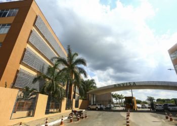 Sancionada lei que regulamenta bula de remédio digital