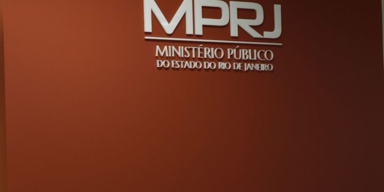 Delegada presa em operação do MPRJ é transferida para presídio