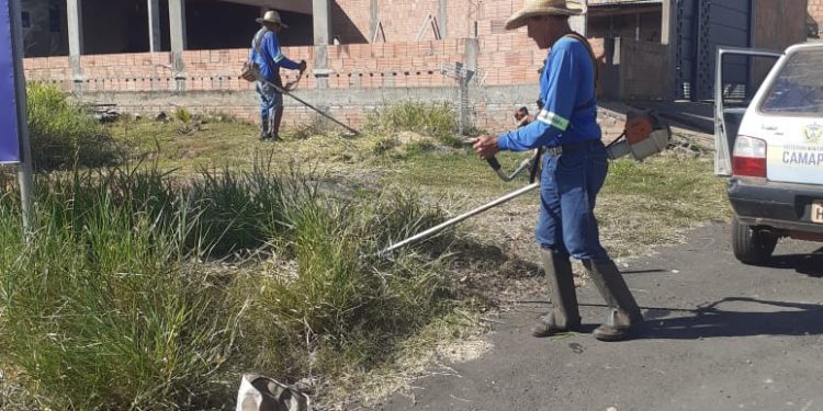 A Prefeitura não para e realiza vários trabalhos por toda Camapuã.