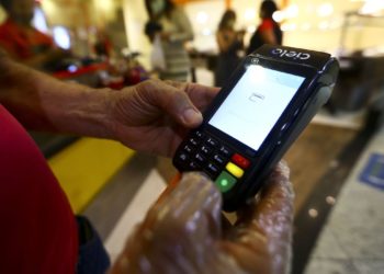 Percentuais de endividados e inadimplentes são os maiores em 12 anos