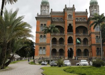 Fiocruz identifica subvariantes mais transmissíveis da Ômicron