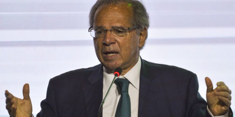 Brasil crescerá entre 3% e 4% nos próximos anos, diz ministro