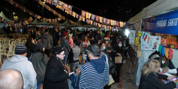 ENTIDADES COMEMORAM SUCESSO DAS VENDAS DURANTE OS 4 DIAS DE ARRAIAL