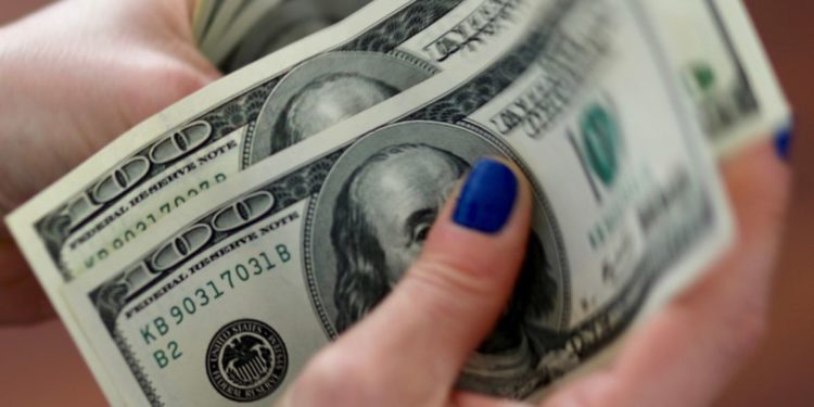 Dólar fecha a R$ 5,11, com temor de alta de juros nos EUA
