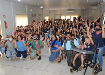 Alunos de Escolas e CEIs de Costa Rica assistem espetáculo sobre meio ambiente e desenvolvimento sustentável