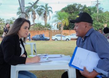PREFEITA ADRIANE LOPES LEVA GABINETE ITINERANTE E ATENDE POPULAÇÃO NA REGIÃO DO IMBIRUSSU