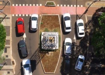 COM TRIO ELÉTRICO E QUADRILHAS, PARADA JUNINA AGITA CENTRO DA CIDADE