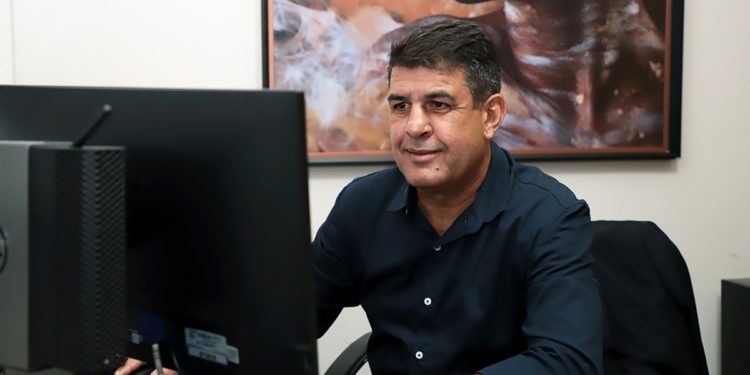 Beto Avelar consegue manutenção de ruas e a preparação para o asfalto no Nova Lima