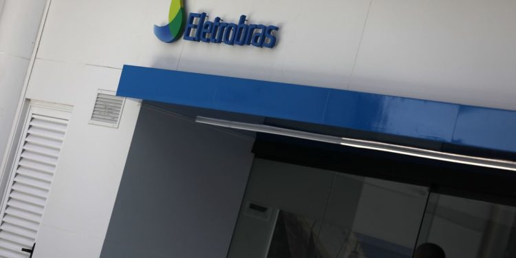Reserva de ações da Eletrobrás com recursos do FGTS acaba às 12h