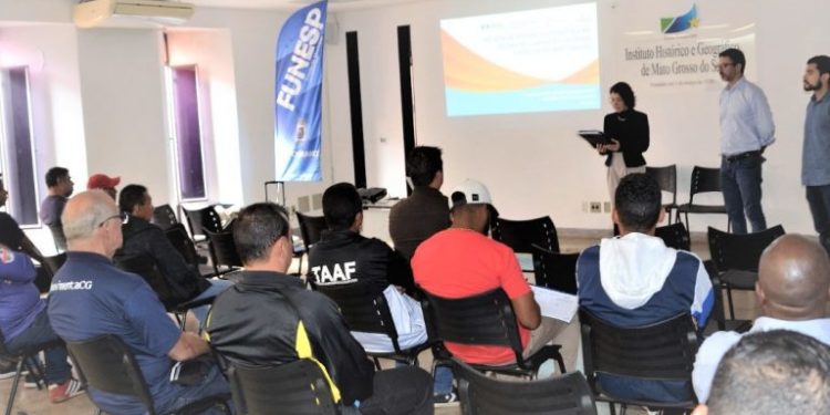 GESTORES DE PRAÇAS E PARQUES DA CIDADE RECEBEM TREINAMENTO SOBRE USO CONSCIENTE DE ENERGIA ELÉTRICA