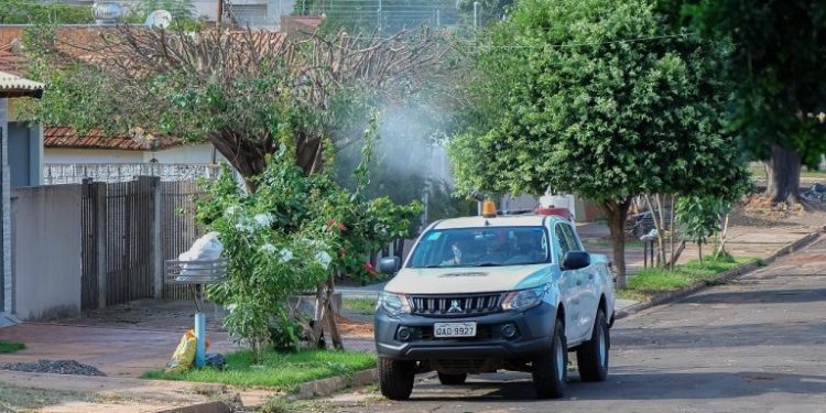 CIRCULANDO POR DOIS BAIRROS, FUMACÊ REFORÇA AÇÕES DE ENFRENTAMENTO AO AEDES