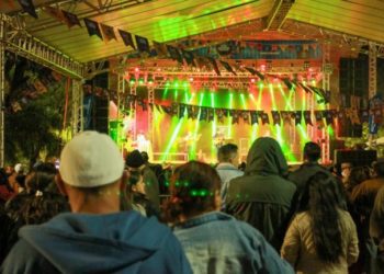 ATRAÇÕES REGIONAIS ANIMAM SEGUNDO DIA DO ARRAIAL DE SANTO ANTÔNIO