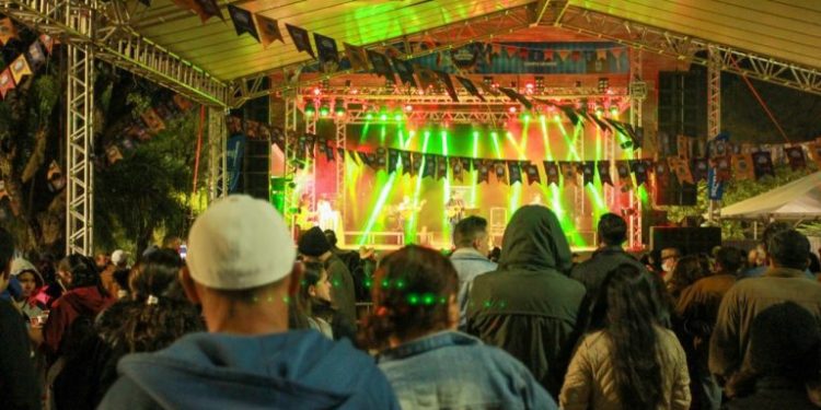 ATRAÇÕES REGIONAIS ANIMAM SEGUNDO DIA DO ARRAIAL DE SANTO ANTÔNIO