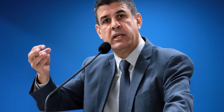 Vereadores aprovam Projeto de Beto Avelar que permite criação de drive-thru de embarque e desembarque em escolas e academias