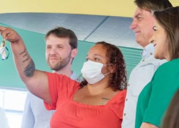 PREFEITA ADRIANE LOPES INAUGURA RESIDENCIAL JARDIM CANGURU COM ENTREGA DAS UNIDADES A 300 FAMÍLIAS