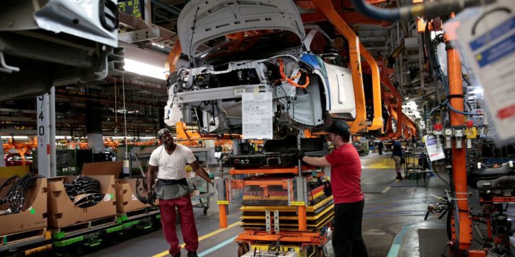 Economia cresce 1,2% no segundo trimestre do ano, afirma o IBGE