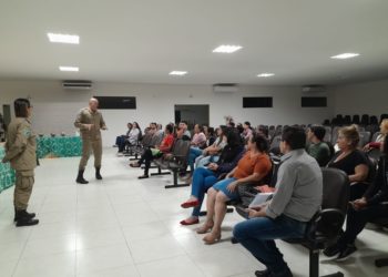 Primeiros socorros é tema de palestra realizada pelo Corpo de Bombeiros na SEMED