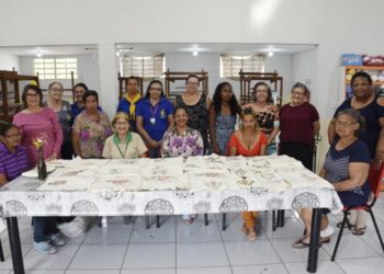 Curso de Artesanato de Bordado Livre qualifica 13 mulheres na Rica Trama