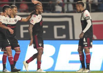 Brasileiro: São Paulo goleia Avaí por 4 a 0 no Morumbi