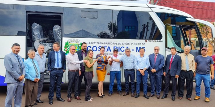 Com acessibilidade para PcD, novo ônibus da Saúde vai garantir mais conforto para pacientes