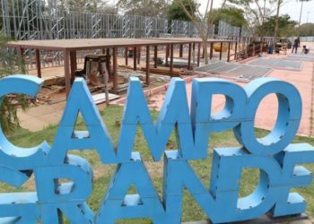 NOVA CIDADE DO NATAL COMEÇA A GANHAR FORMAS COM INSTALAÇÃO DE PAREDES DAS TENDAS GOURMET