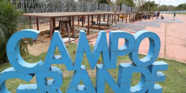 NOVA CIDADE DO NATAL COMEÇA A GANHAR FORMAS COM INSTALAÇÃO DE PAREDES DAS TENDAS GOURMET