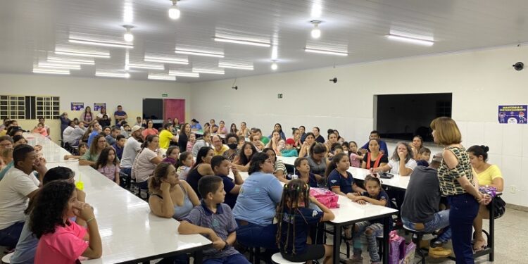 Leitura em Ação: Feira Literária expõe trabalhos desenvolvidos pelos alunos da E.M. Joaquim Faustino Rosa