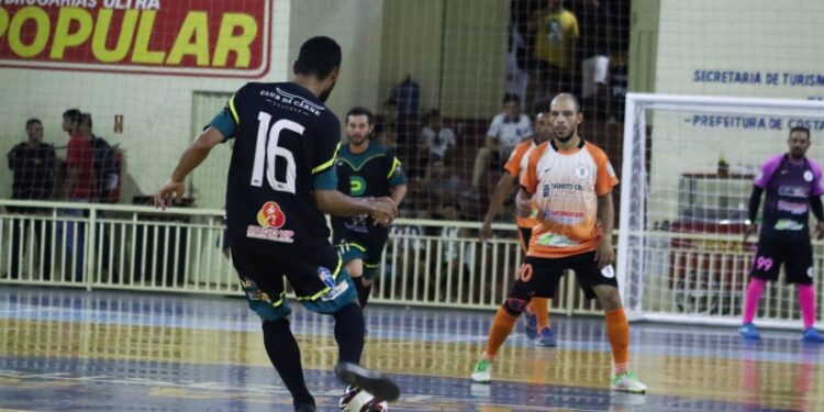 Bons jogos e muitos gols marcam início da Copa Verão de Futsal de Costa Rica