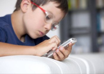 Guias orientam crianças e pais para uso seguro da internet