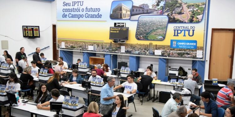 REFIS COMEÇA EM NOVEMBRO E CONTRIBUINTE TERÁ ATÉ 90% DE DESCONTO PARA QUITAR DÉBITOS COM A PREFEITURA