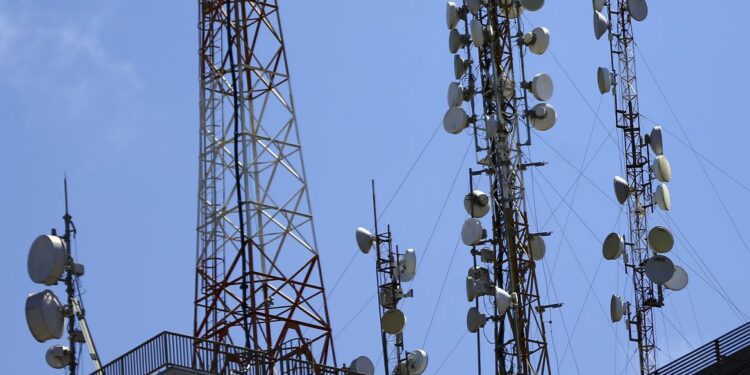 Volume de serviços avança 0,7% em agosto, segundo o IBGE