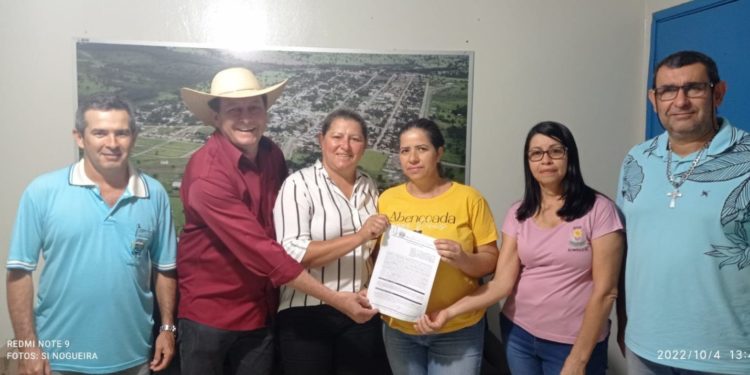 Prefeito Dalmy Crisóstomo Assina Convênio de repasse de R$100.000,00 para APAE Alcinópolis