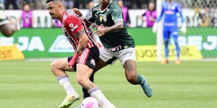 Palmeiras para no goleiro Felipe Alves e só empata sem gols com o São Paulo