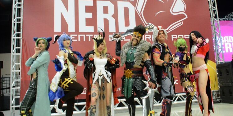 Na Capital, 12 mil pessoas foram ao Parada Nerd interagir com cosplayers e dubladores