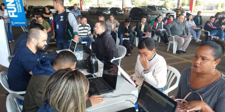 SEMANA COMEÇA COM AÇÃO NA PRAÇA ARY COELHO PARA CONTRATAÇÃO DE MAIS DE 1 MIL TRABALHADORES