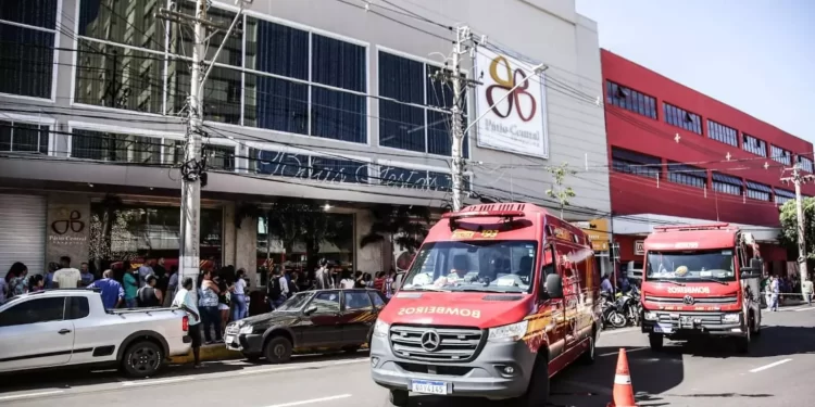 Pátio Central reabre na quarta-feira após fechar por incêndio que atingiu unidade do Detran