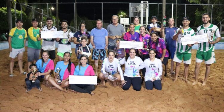 2º Torneio de Vôlei de Praia realizado no final de semana contou com a participação de 38 atletas e atraiu grande público