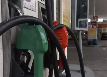 Gasolina para de subir após 6 semanas de alta nos postos de combustíveis